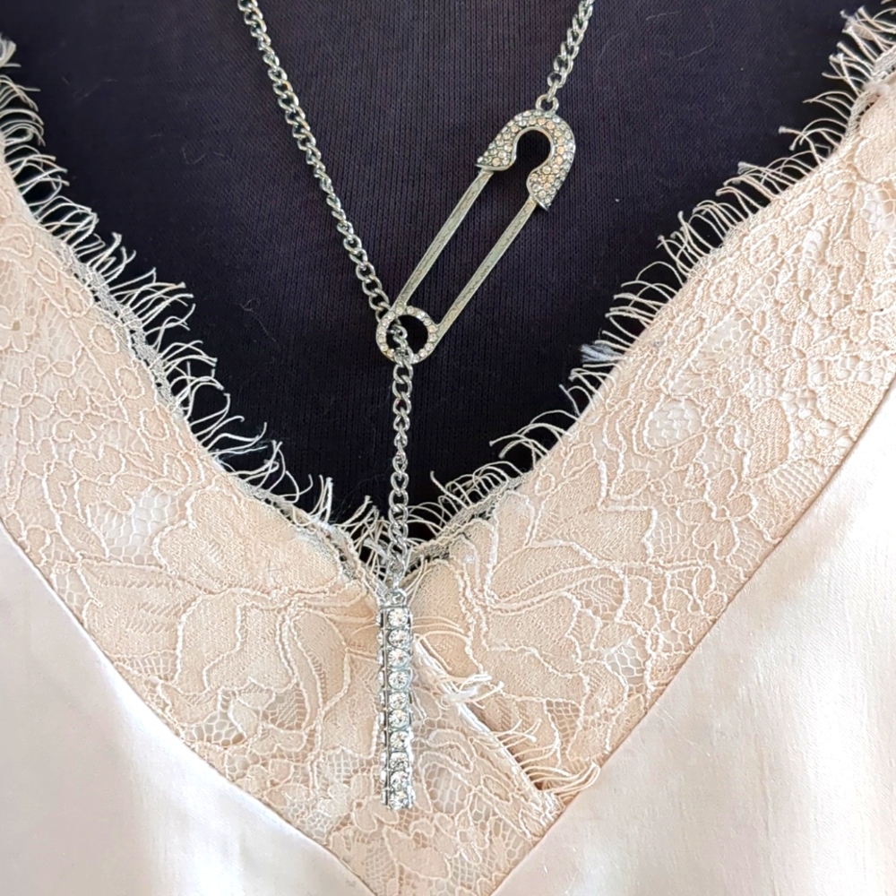 🟣Silver and Crystal Layered Necklaces with Intricate Charm - Picture 2 of 8